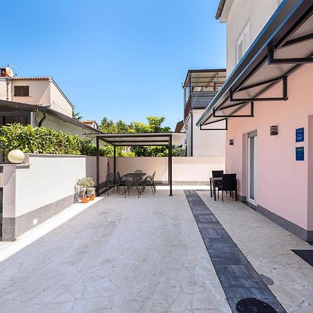 Rooms And Studio Flora Porec Esterno foto