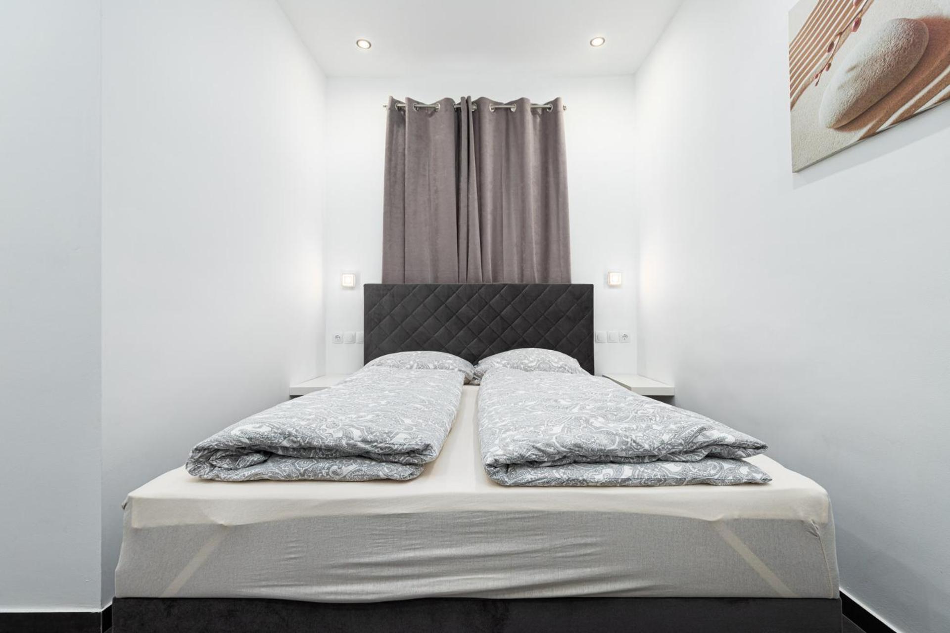 Rooms And Studio Flora Porec Esterno foto