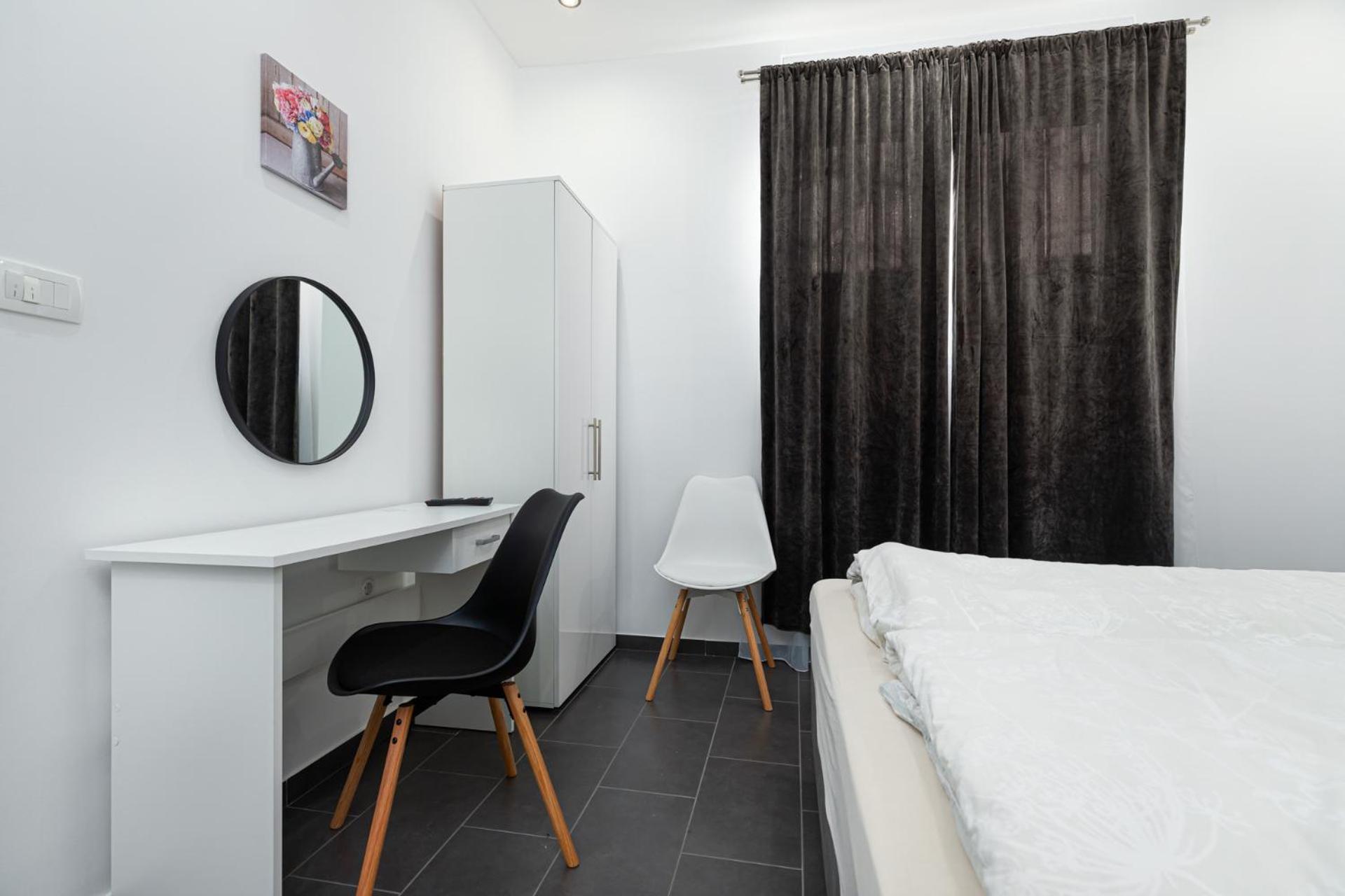 Rooms And Studio Flora Porec Esterno foto