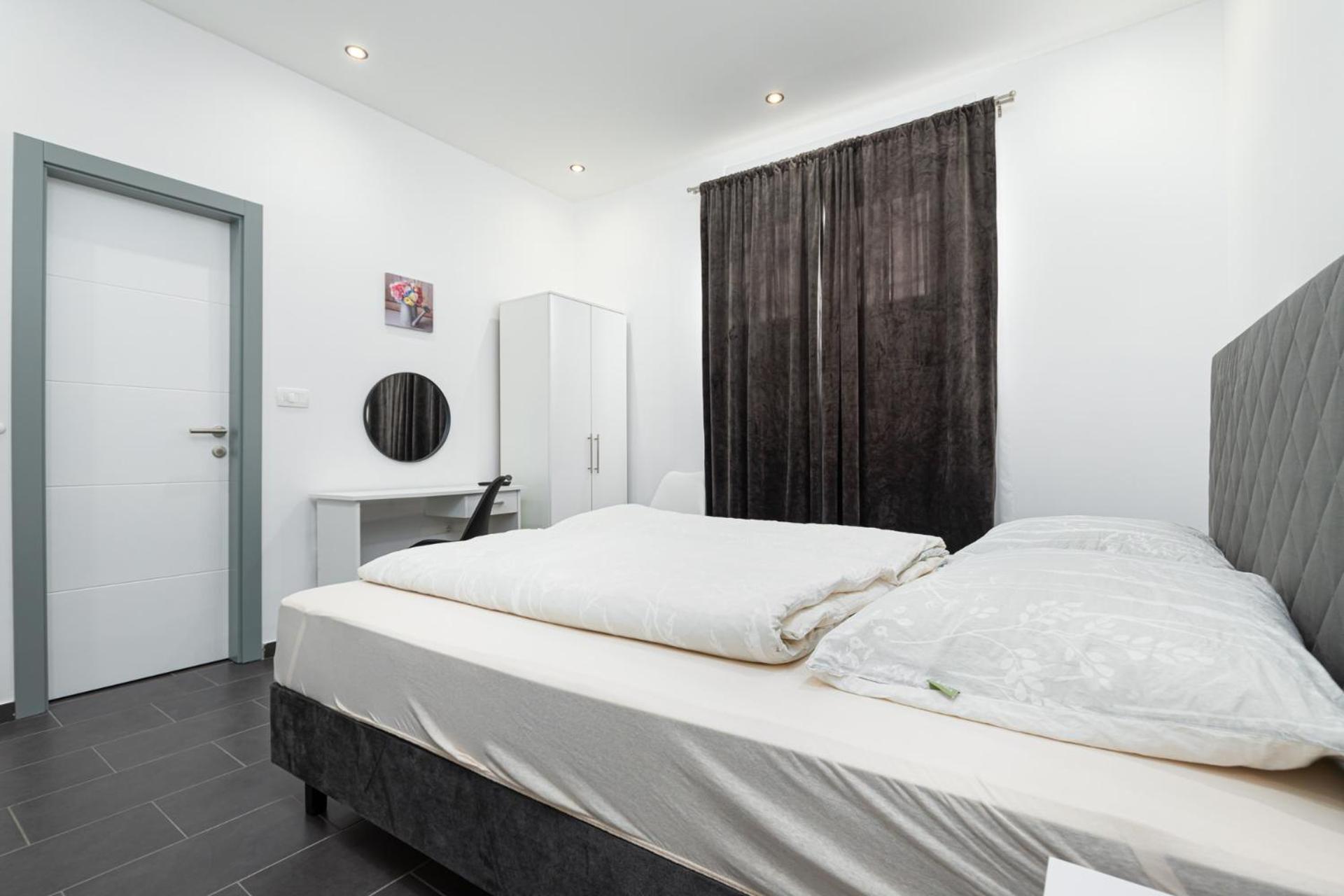 Rooms And Studio Flora Porec Esterno foto
