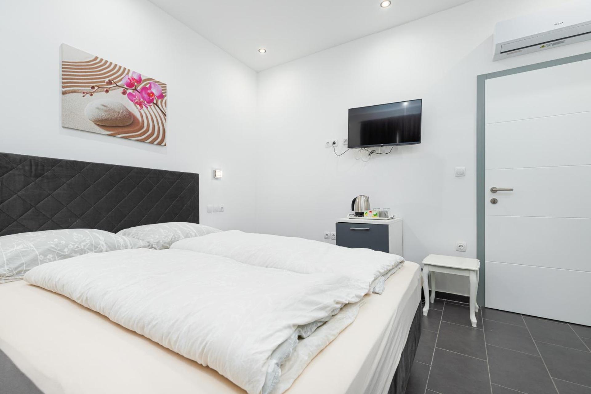 Rooms And Studio Flora Porec Esterno foto