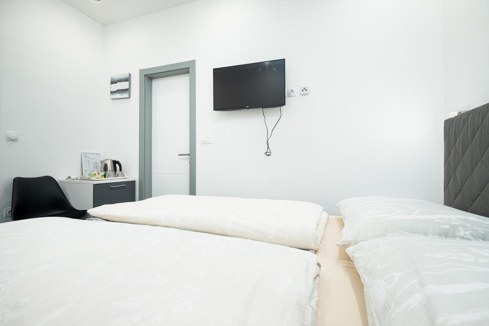 Rooms And Studio Flora Porec Esterno foto