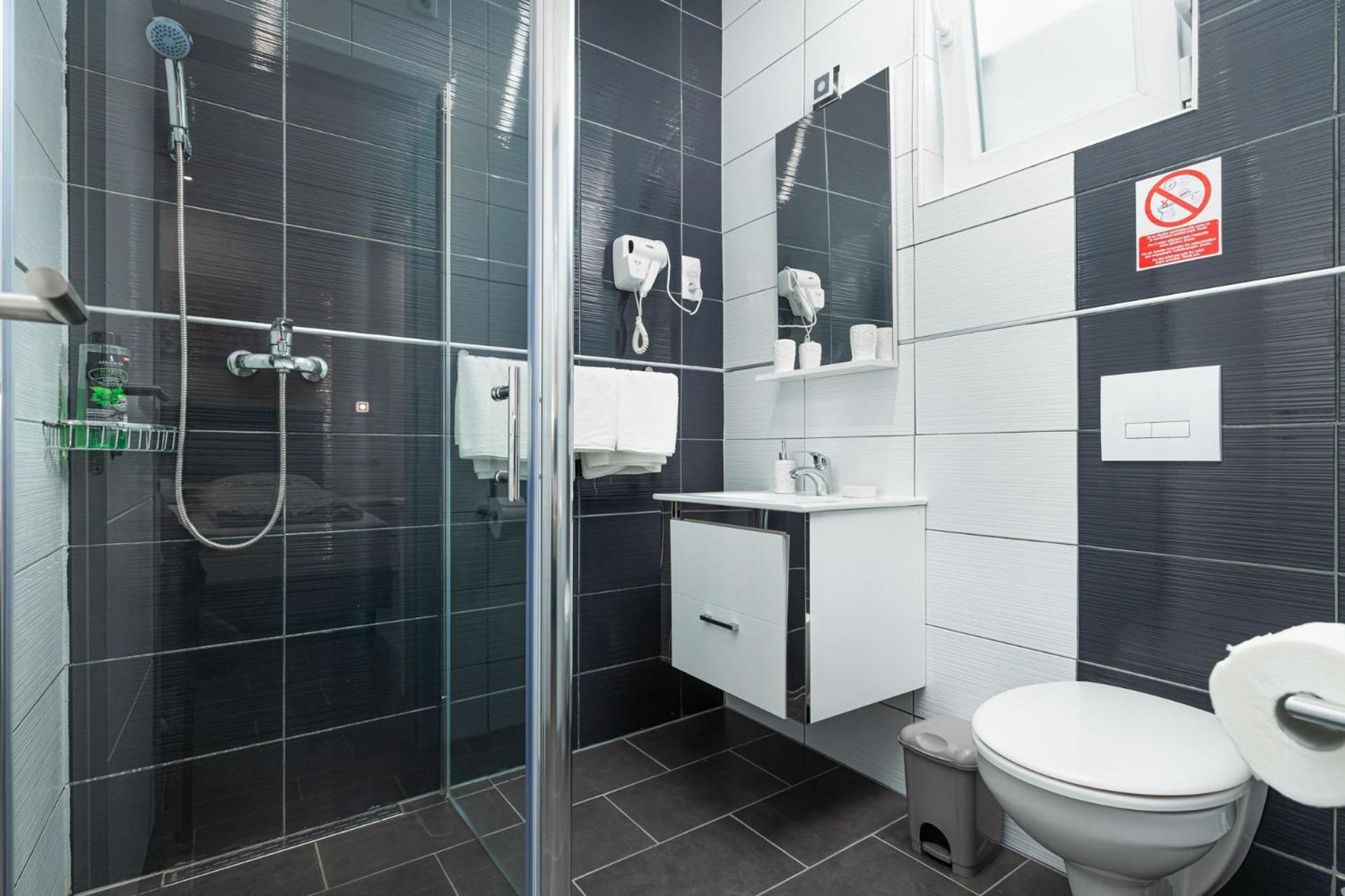 Rooms And Studio Flora Porec Esterno foto