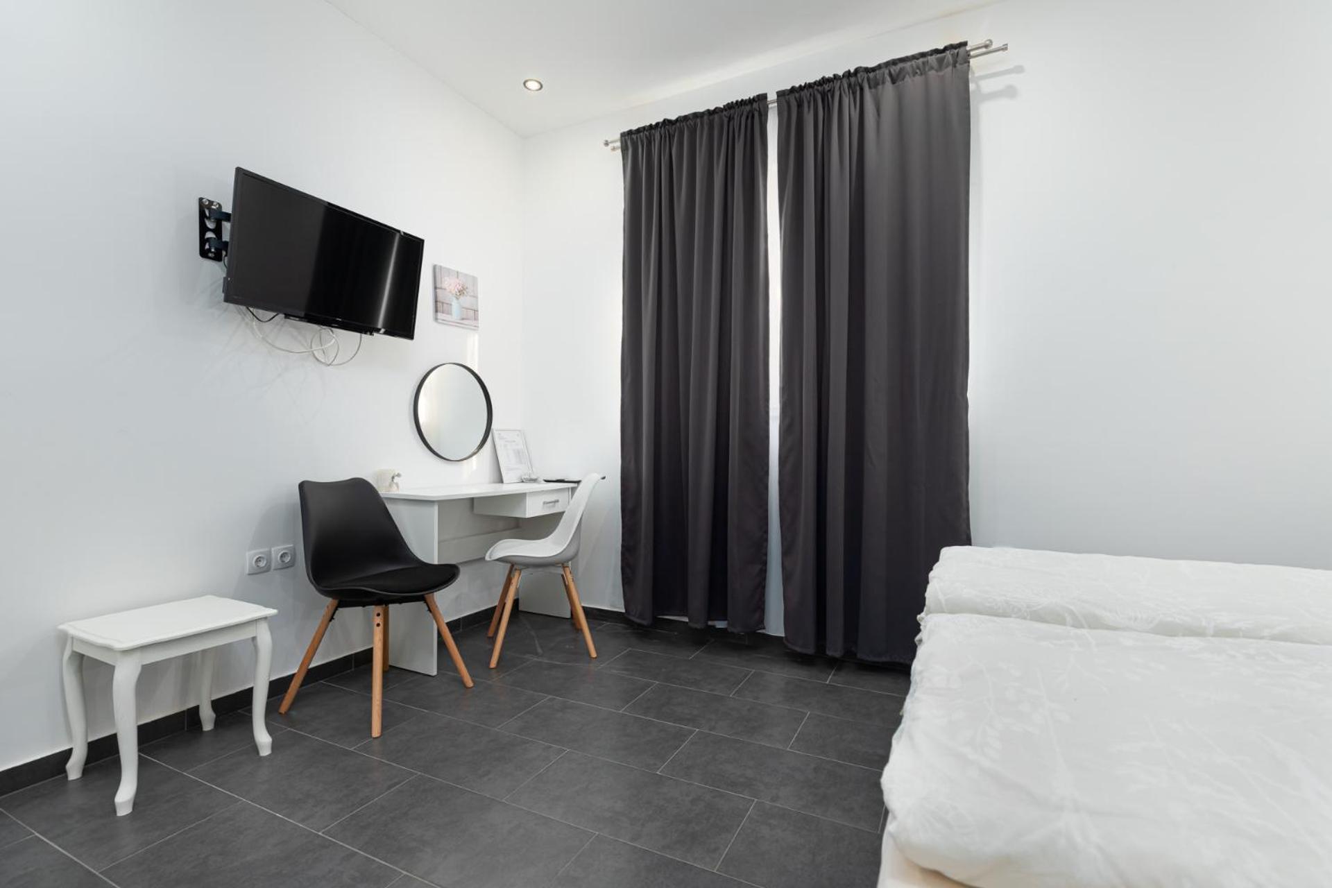 Rooms And Studio Flora Porec Esterno foto