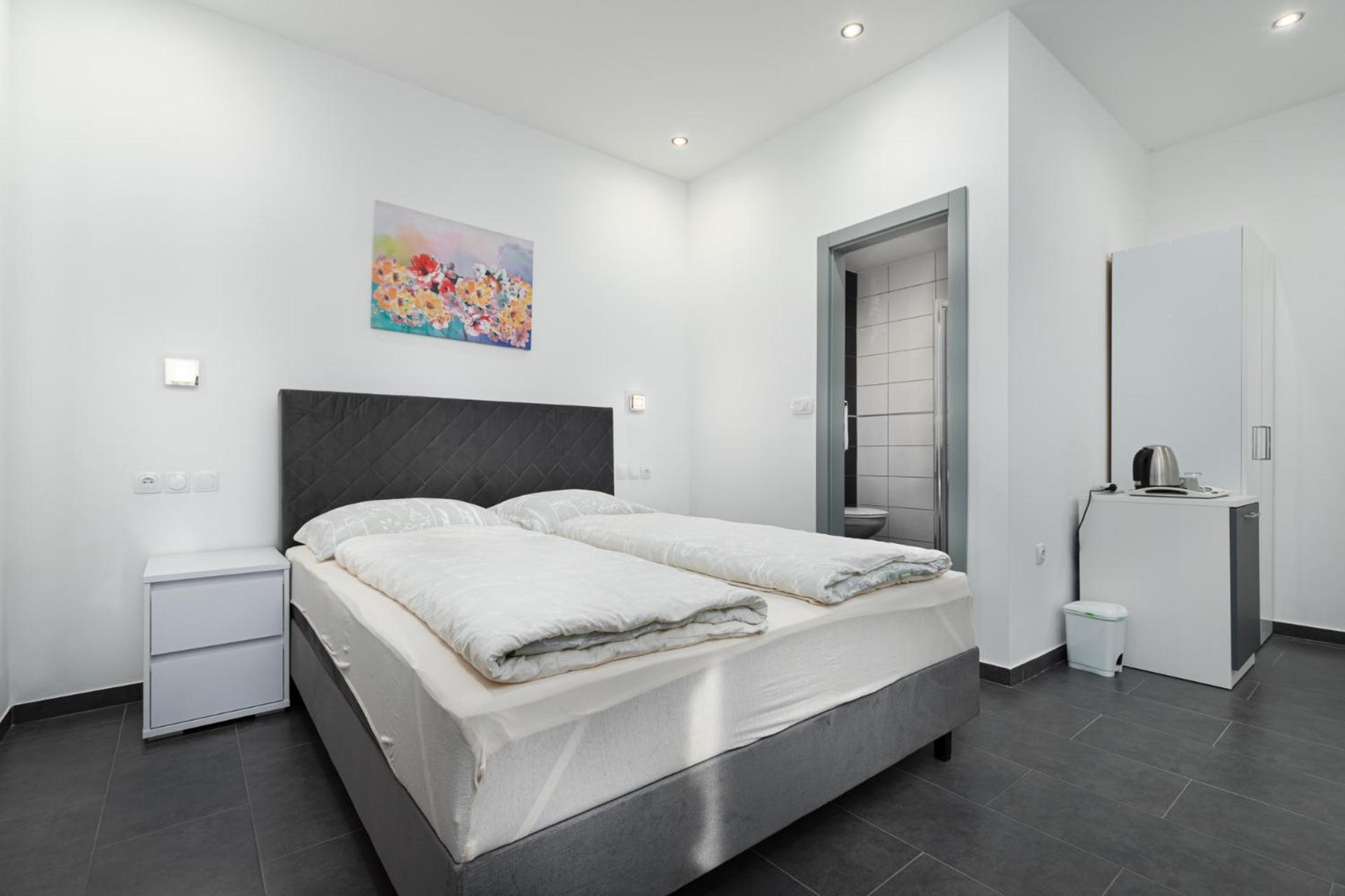 Rooms And Studio Flora Porec Esterno foto