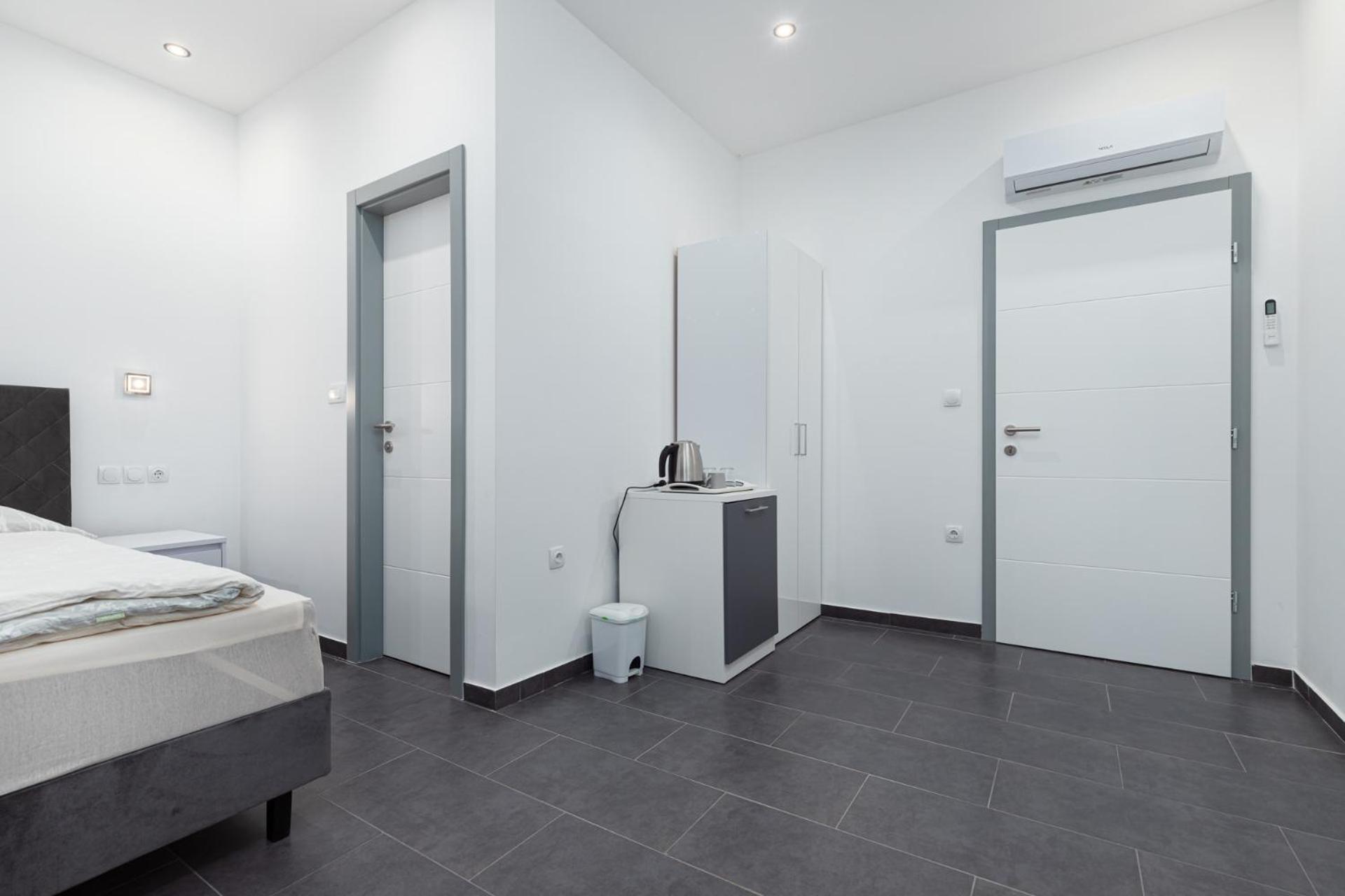 Rooms And Studio Flora Porec Esterno foto