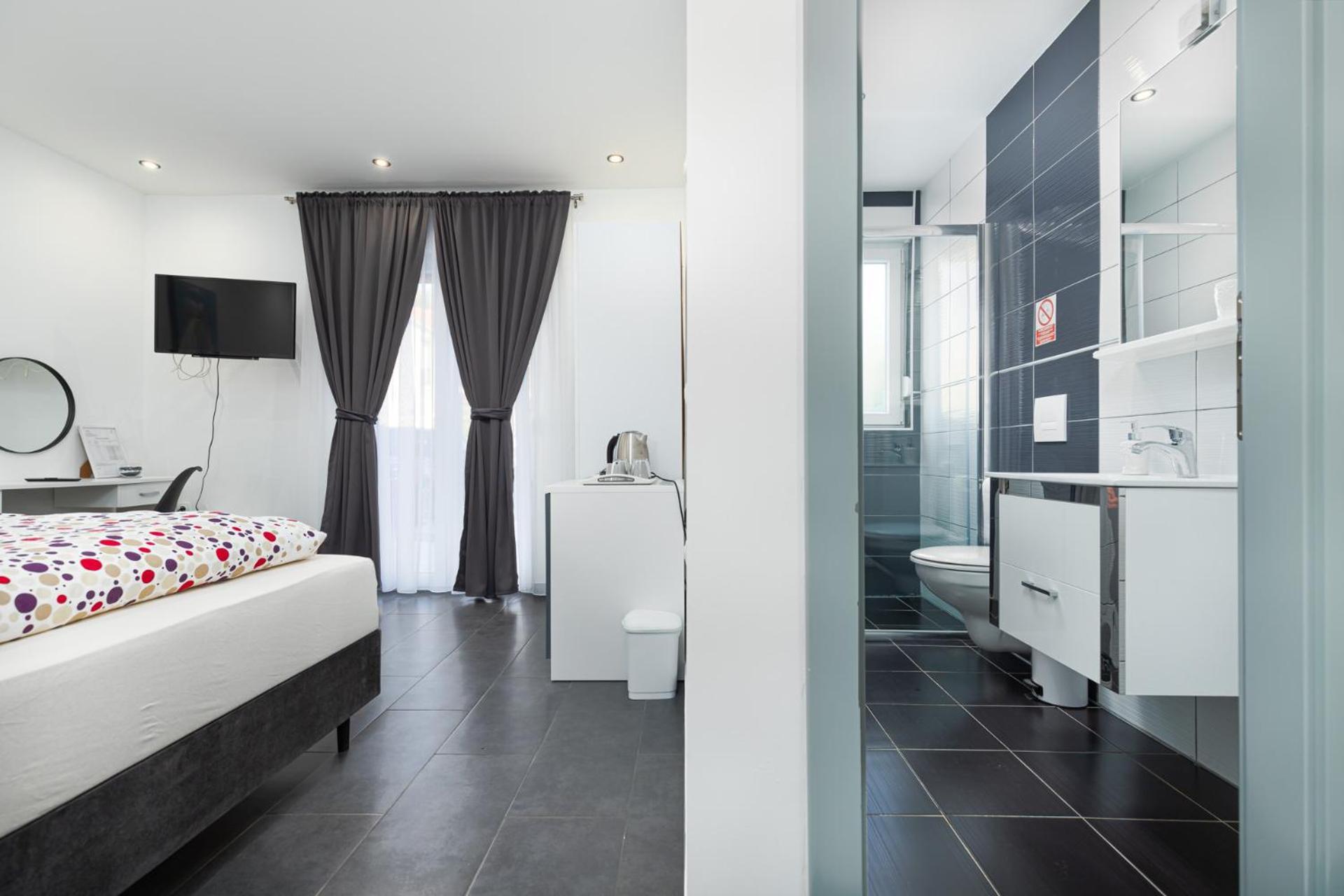 Rooms And Studio Flora Porec Esterno foto