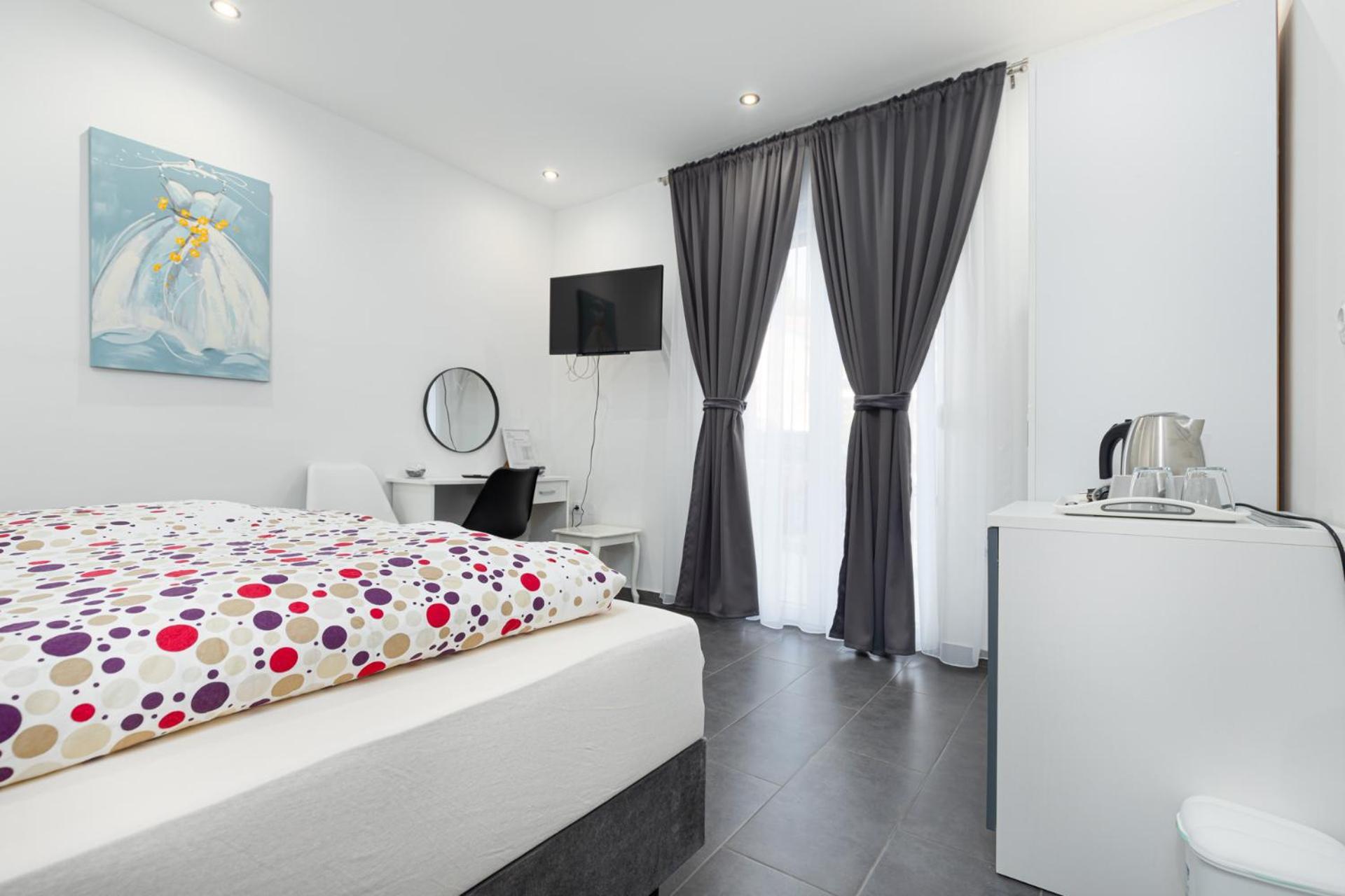 Rooms And Studio Flora Porec Esterno foto