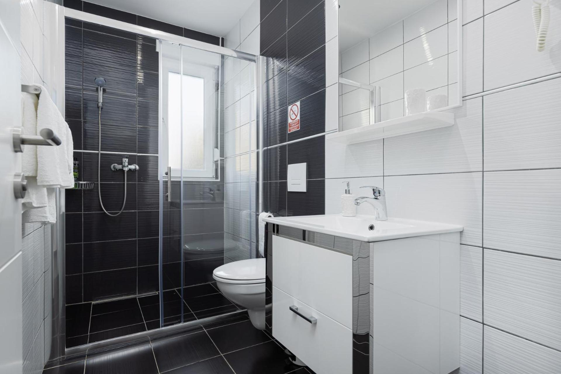 Rooms And Studio Flora Porec Esterno foto