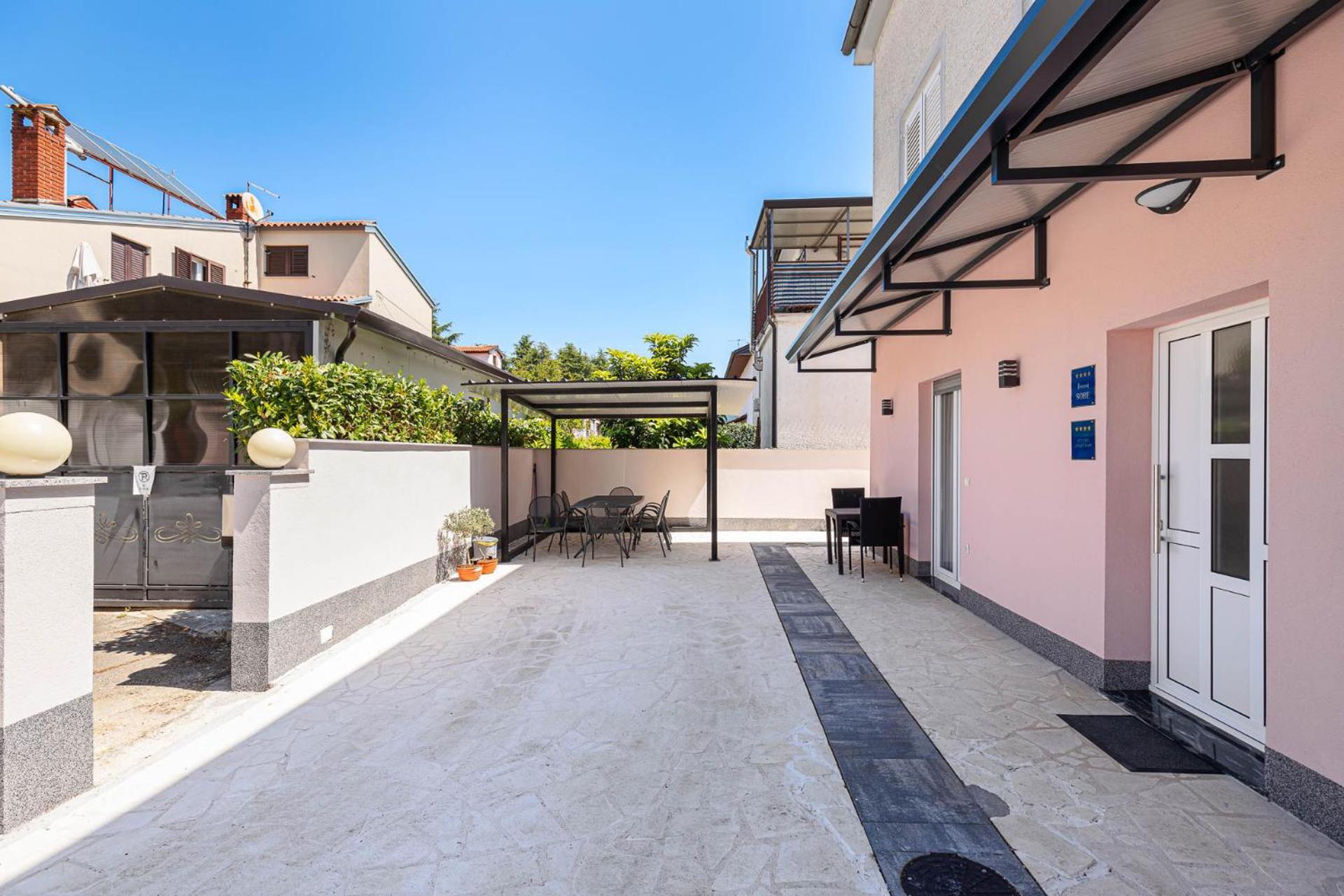Rooms And Studio Flora Porec Esterno foto